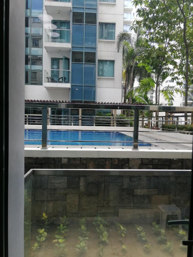 Palm Tree Two Villas Pasay Exterior photo