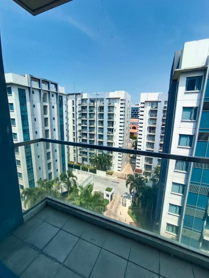 Palm Tree Two Villas Pasay Exterior photo