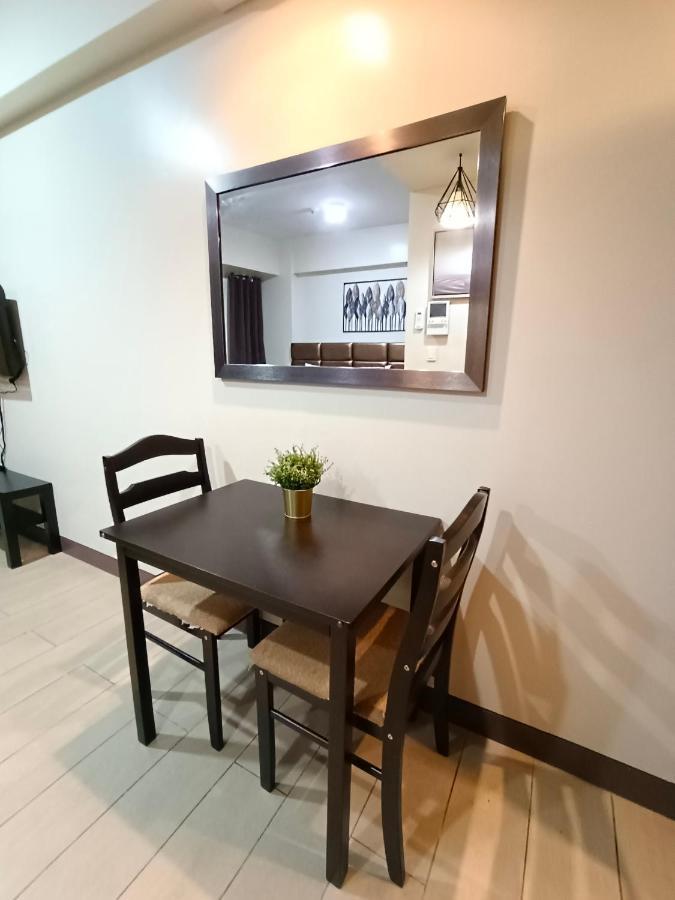 Palm Tree Two Villas Pasay Exterior photo