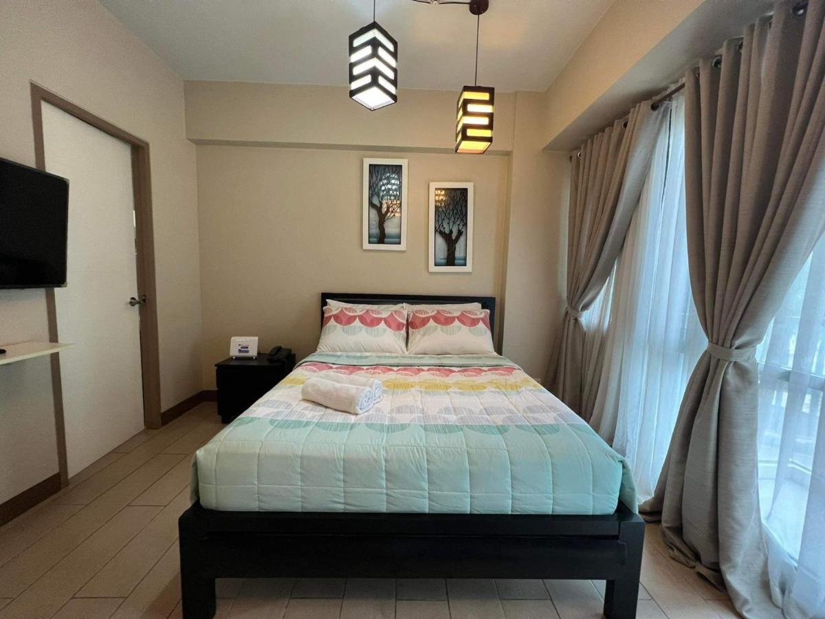 Palm Tree Two Villas Pasay Exterior photo