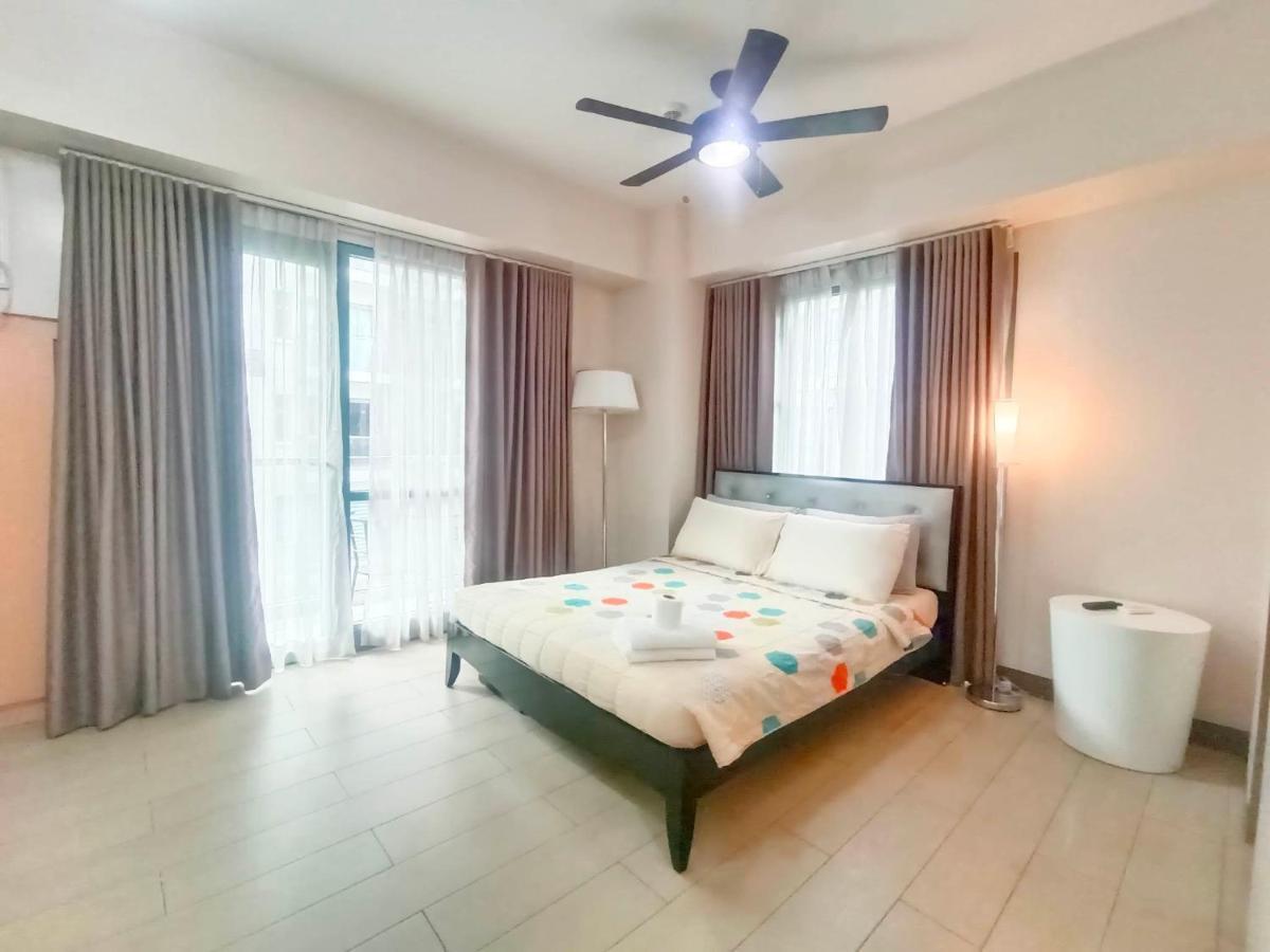 Palm Tree Two Villas Pasay Exterior photo