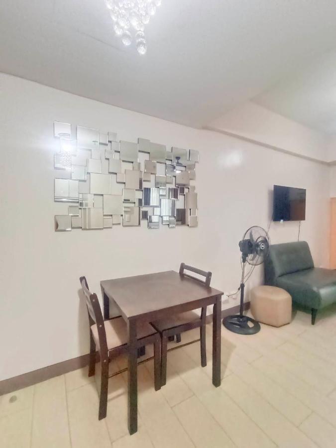 Palm Tree Two Villas Pasay Exterior photo